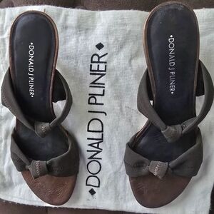 Donald J Pliner Brown and Black Knotted Slide Mules